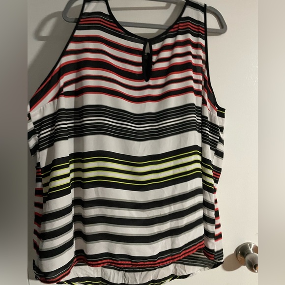 Maurice’s Women’s Multicolor Sleeveless Tank Top Shirt Size 3 - Picture 2 of 8